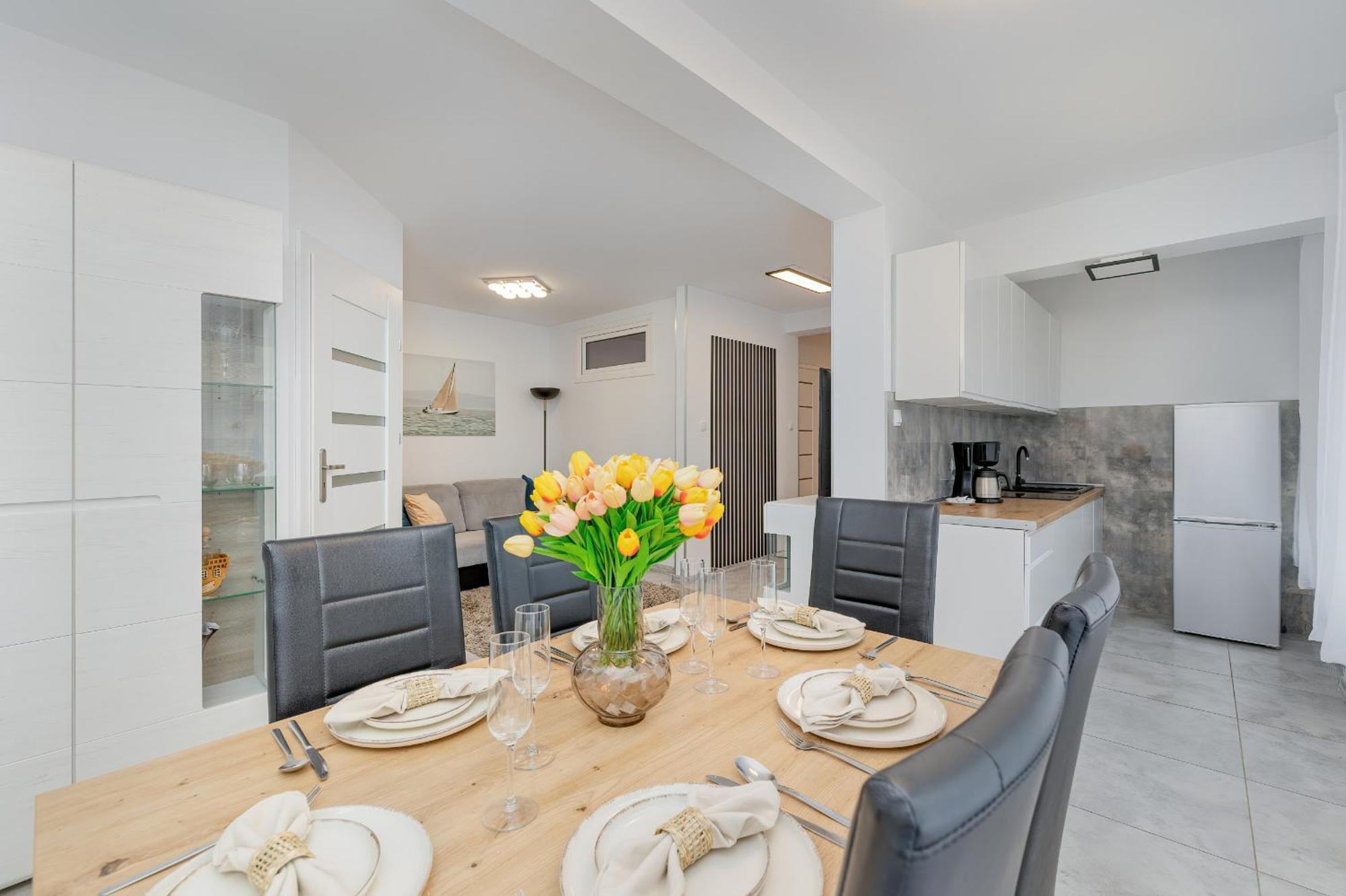 Family Apartments Herberta With Terrace And Parking By Rent Like Home Swinemünde Exterior foto