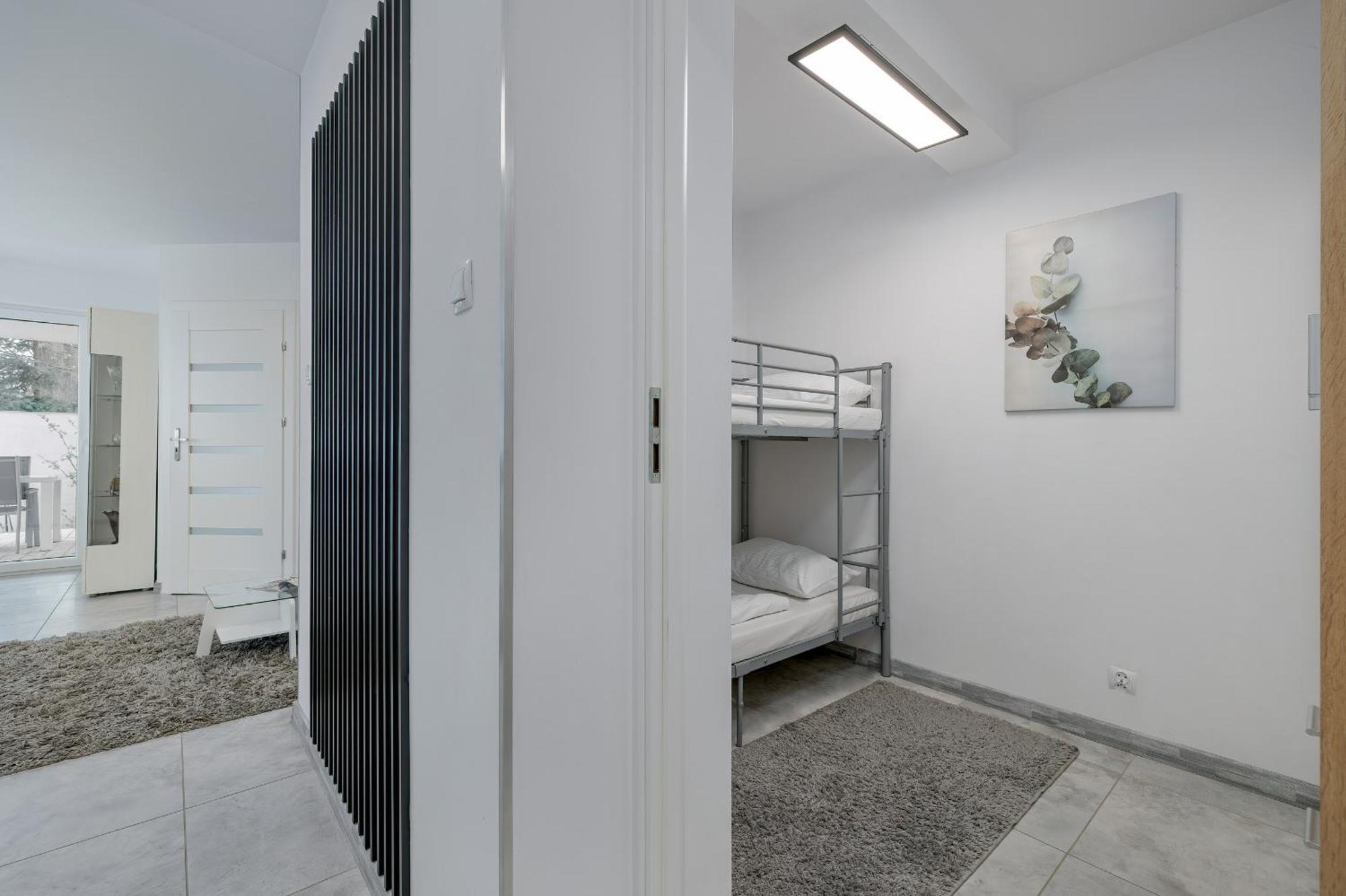 Family Apartments Herberta With Terrace And Parking By Rent Like Home Swinemünde Exterior foto