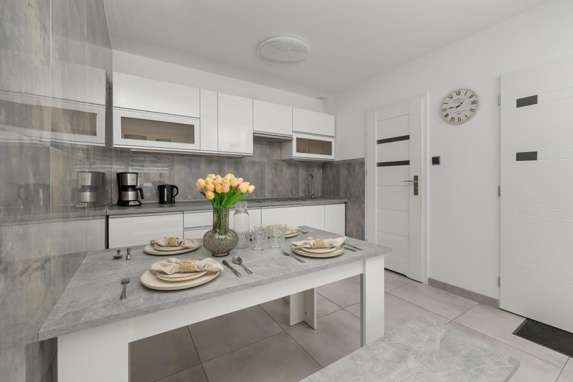 Family Apartments Herberta With Terrace And Parking By Rent Like Home Swinemünde Exterior foto
